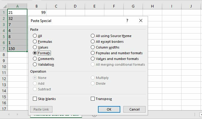 Fügen Sie die Formatierung einer Zelle in andere Zellen in Excel ein.