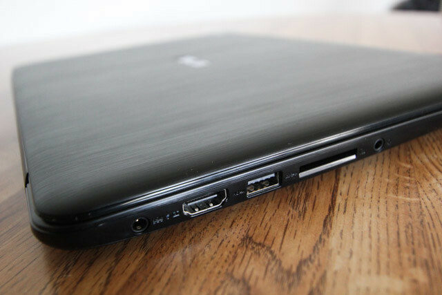 Asus Chromebook C300 - Anschlüsse