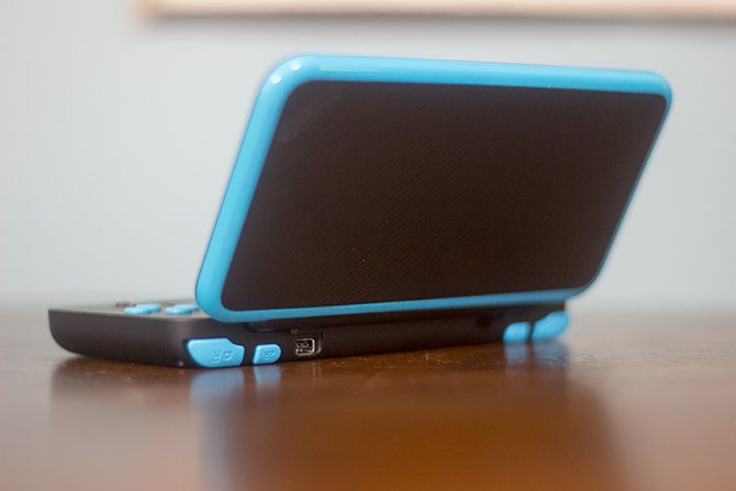 Der neue Nintendo 2DS XL ist eine großartige Konsole mit einem dummen Namen New2DSXL7 670x447