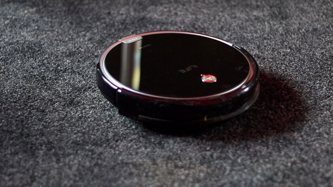 ILIFE A6 Robot Vacuum Review ilife a6 2 schwarzer Teppich