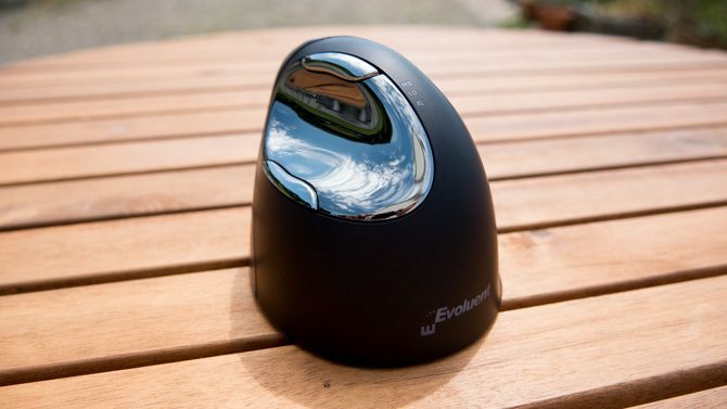 Evoluent Vertical Mouse: Tun Sie Ihrem Handgelenk einen Gefallen und kaufen Sie diese Maus Evoluent Vertical Mouse Design Chrom 670x377