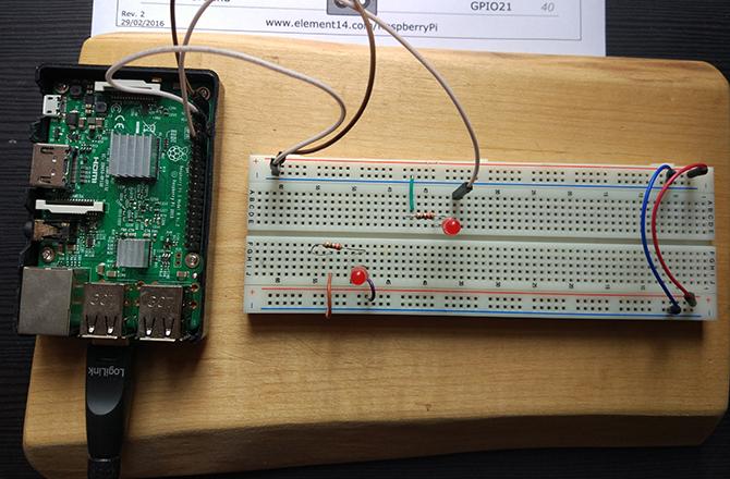 wie man Himbeer Pi Control LED-Lichter programmiert