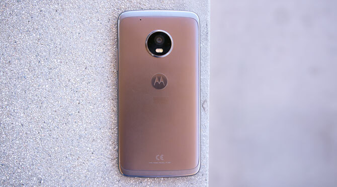 Moto G5 Plus Test: Solides Mittelklasse-Telefon moto 2