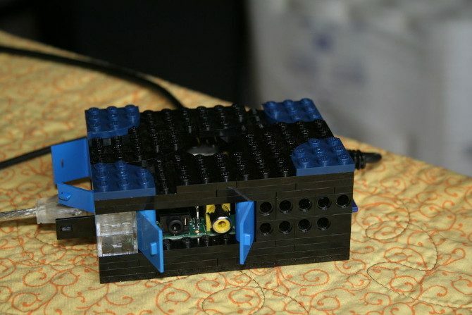 18 Interessante DIY Himbeer Pi Fall Ideen darrennie pi lego 670 670x447