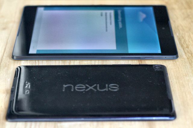 Nexus 7 nebeneinander